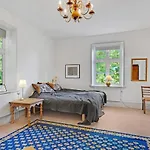 6 Bedroom Gorgeous In Σπίτι διακοπών Kvaerndrup